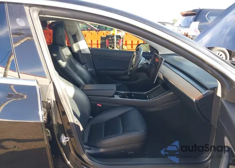 2020 Tesla Model 3 Long Range Dual Motor All-Wheel Drive z USA, uszkodzony, nr VIN 5YJ3E1EB3LF811733